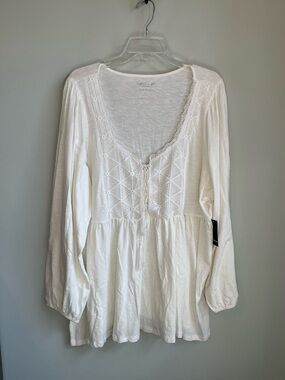 TORRID nwt Super Soft Ivory Lace Peplum Long Sleeve Top